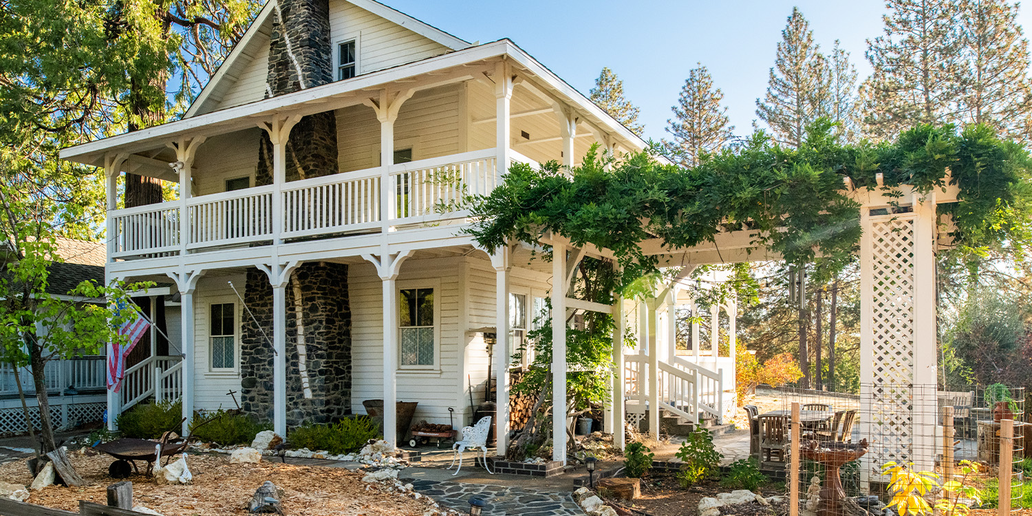 WELCOME TO THE HISTORIC INN AT THE SUGAR PINE RANCH