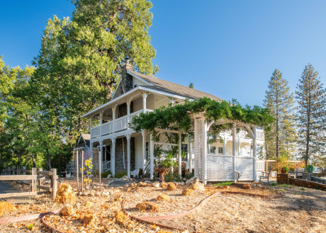 INN AT SUGAR PINE RANCH - Inn at Sugar Pine Ranch Exterior View