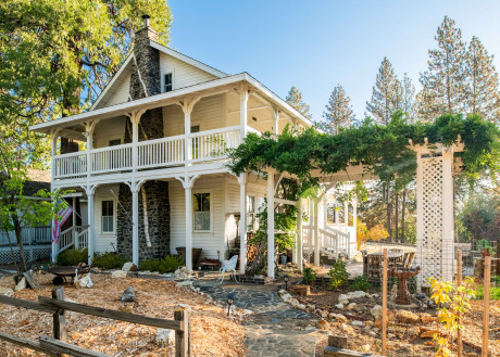 INN AT SUGAR PINE RANCH - Inn at Sugar Pine Ranch Exterior View